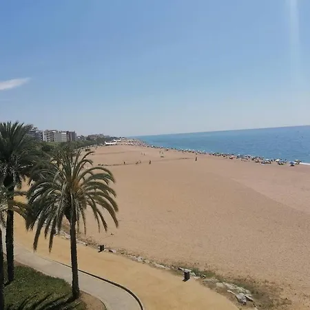 Playa 5 Min, Terraza, Ac, Wifi, Parking Calella